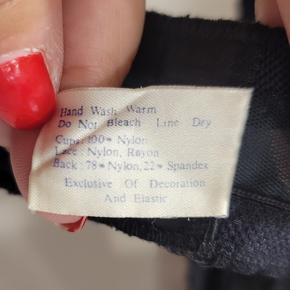 Vintage Wacoal Embrace Tapestry Lace Bra - Sz 36D US - Picture 5 of 6